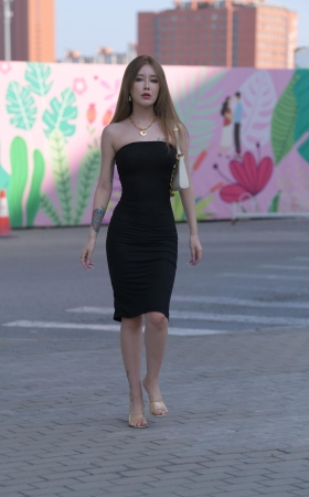 黑色包臀裙美女