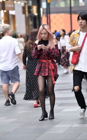 黑丝美女
