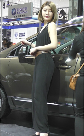 漂亮的短发美女