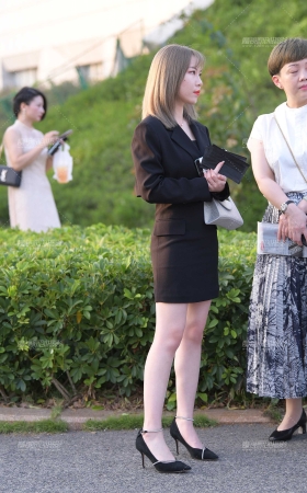 白皙的美腿小姐姐~ [19P]