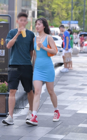 蓝色包臀裙性感女友 [13P]