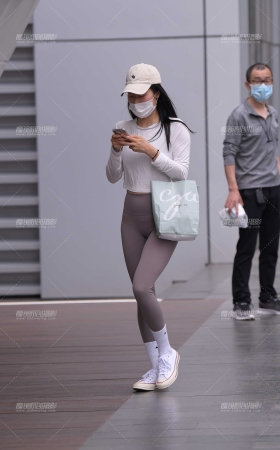 好紧的紧身裤 [16P]