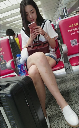 漂亮的长腿美女