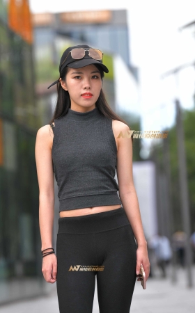 身材性感的紧身裤美女 [20P]