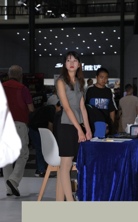 白鞋丝袜前台美女3A1046[435M]