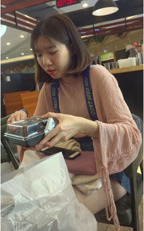 背带小姐姐