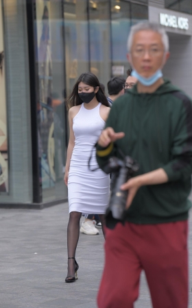 包臀裙黑丝美女