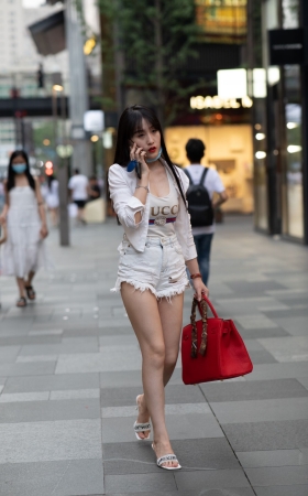 长发白热裤