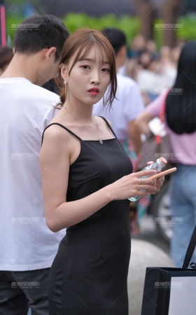 性感美背小姐姐 [11P]