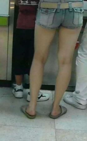 地铁站性感美臀少妇