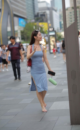 包屯裙小姐姐