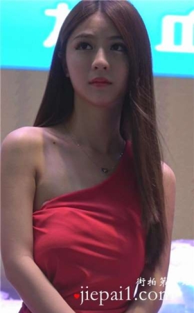 红裙小清新甜美可爱小美女。
