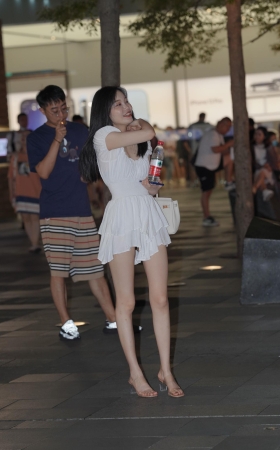 美腿小姐姐