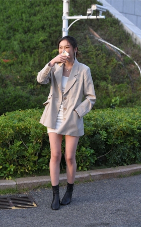 短靴西装外套