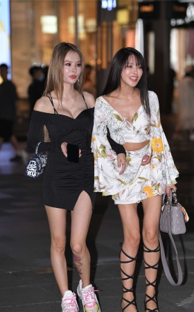 黑白配闺蜜