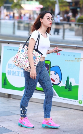 紧身运动裤，运动鞋 [10P]