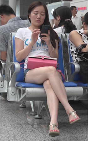 漂亮的美腿妹子