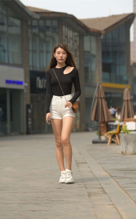 一始街拍作品 白色热裤大长腿美女