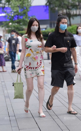 白皙美腿女友 [15P]