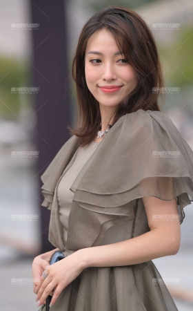 美腿美足的高层女主管 [19P]