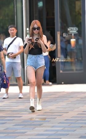 h性感美女牛仔热裤 [24P]