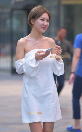 一个容易害羞长得很纯净的姐姐 [19P]