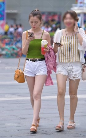 青春，大白腿美眉 [18P]