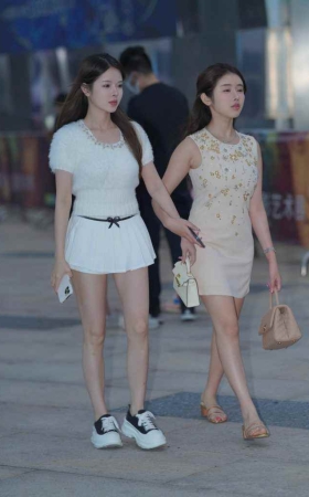 青春动人的美 [71P1V-925MB]