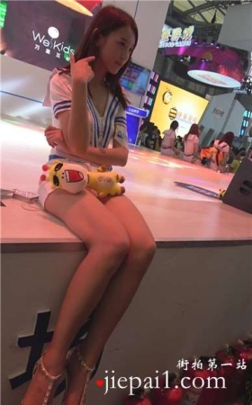 甜美小清新可爱萌妹子。