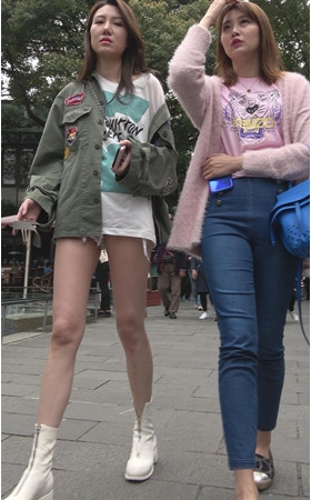 漂亮的两个气质小姐姐