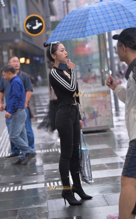 雨中的紧身黑裤 [25P]