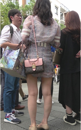 漂亮的套装妹子
