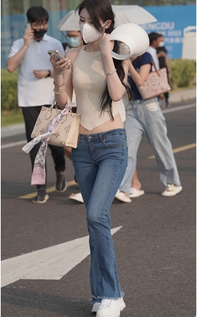气质牛仔美女(79P)