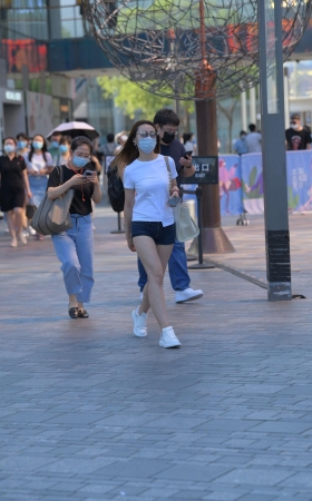 性感热裤美女