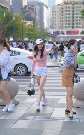 性感热裤少女