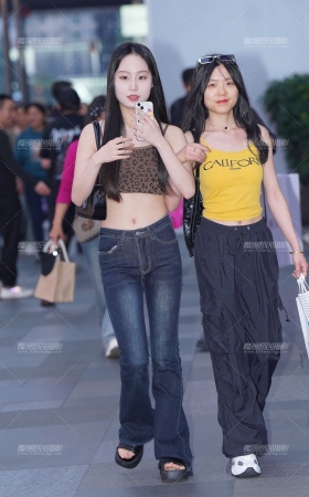 牛仔美眉 [17P]