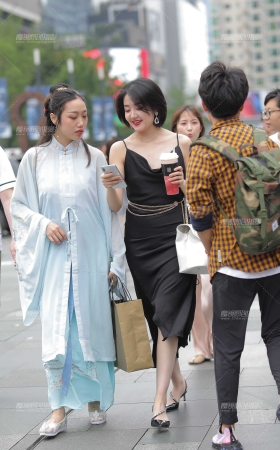 甜美耐看的短发女孩 [16P]
