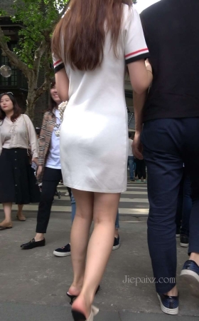 4K - 短裙漂亮女友 [0.99 GB/MP4]