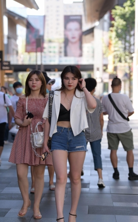 性感热裤美女，好喜欢