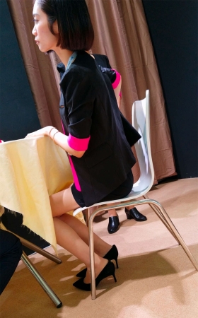 黑色制服包臀短裙肉色丝袜性感长腿清纯OL美女