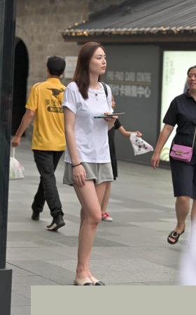 小姐姐要是配上双高跟那就完美了3A1854[682M]