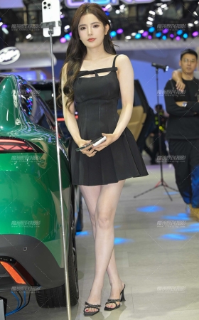 美腿鹿鹿 [18P]