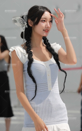长腿短裙小妹 [20P]