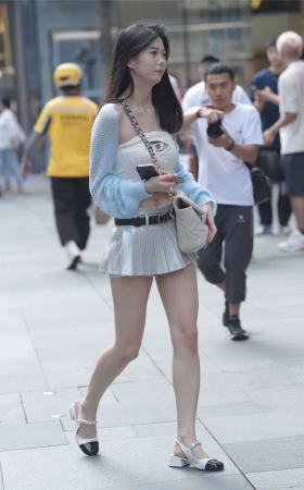 靓丽百褶裙