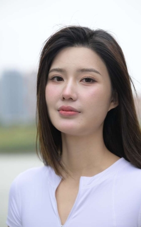 一只麋鹿摄影作品  长颈鹿也会哭吗？[929P-19.3GB]