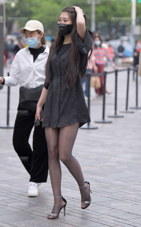 又遇黑丝美女 [12P]