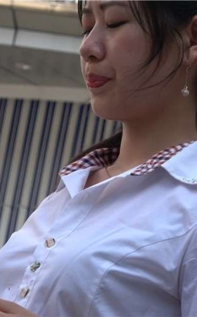 4k-白衬衫丰满尖嘴高跟鞋街拍美女