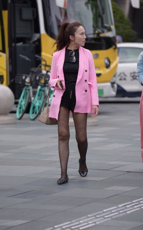 黑丝美女