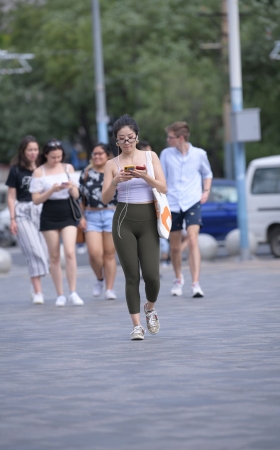 性感绿色紧身