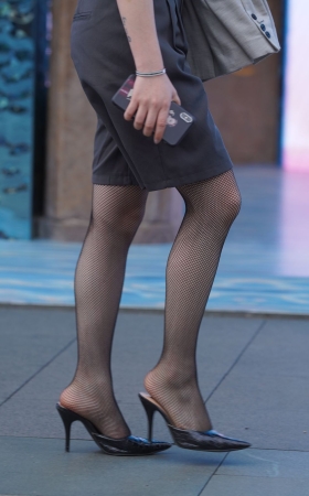 高跟黑短丝